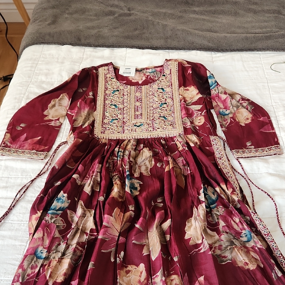 Floral Embroidered Maroon 3 Piece Kurta Set Size Small